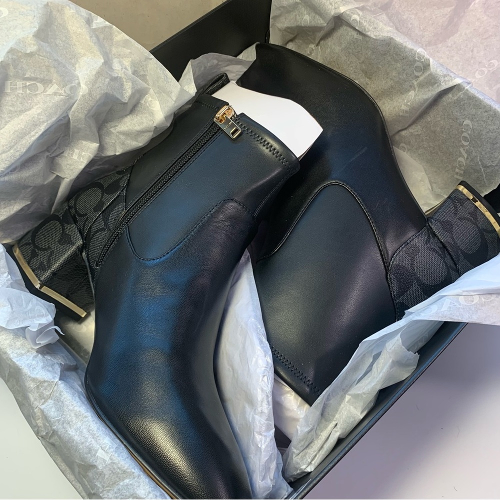 New Coach Nala signature bootie size 8 these run slightly narrow. Never worn